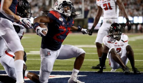 College Football Betting:  UCLA Bruins at Arizona Wildcats