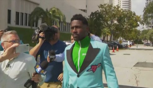 Antonio Brown Just Won’t Go Away