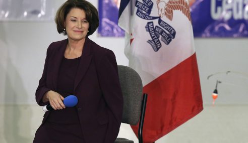 Kamala Harris and Amy Klobuchar Favorites to be the Democratic Party’s VP in 2020