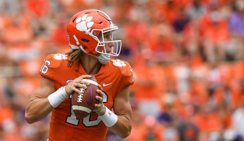 Lawrence Favored To Be Top Pick In 2021 NFL Draft