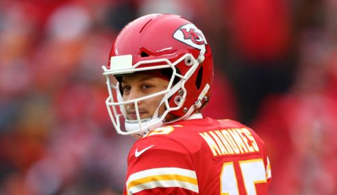 Mahomes Favored to Lead NFL in Passing Touchdowns