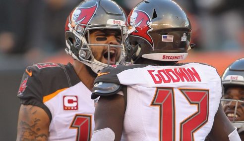 MONDAY NIGHT FOOTBALL: NEW YORK GIANTS AT TAMPA BAY BUCCANEERS