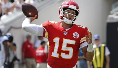 SUNDAY NIGHT FOOTBALL WEEK 13: KANSAS CITY CHIEFS AT GREEN BAY PACKERS